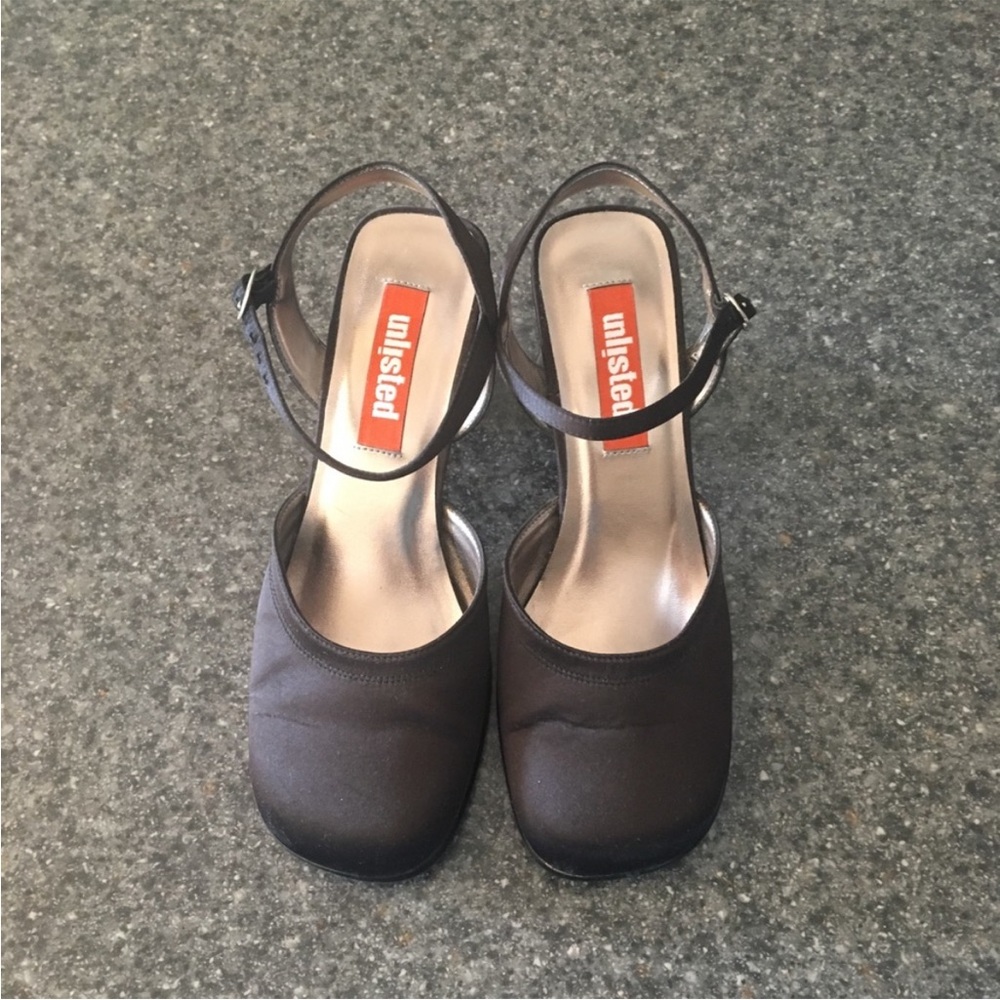 90s black unlisted Mary Janes
